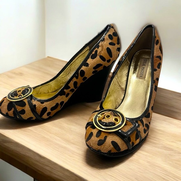 Steve Madden Shoes - Worn once! Womens Steve Madden wedge heels size 9.5